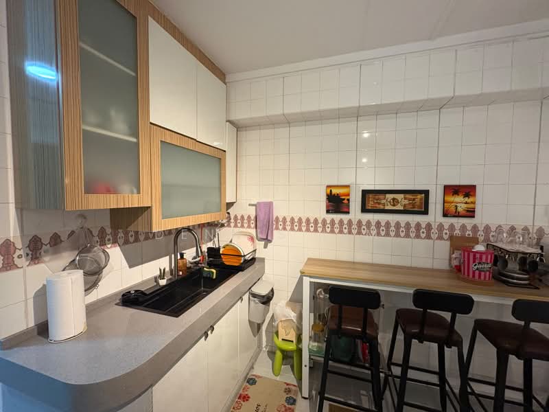 406 Choa Chu Kang Avenue 3, 406 Choa Chu Kang Avenue 3, 3 Bedrooms, 1,119 sqft, HDB Flat For Sale, by Dennis Lim, 500163910 - Kitchen - PropertyGuru.com.sg