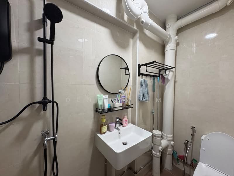 406 Choa Chu Kang Avenue 3, 406 Choa Chu Kang Avenue 3, 3 Bedrooms, 1,119 sqft, HDB Flat For Sale, by Dennis Lim, 500163910 - Bathroom - PropertyGuru.com.sg