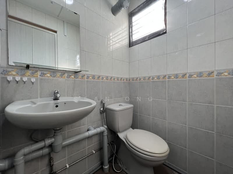 5 Dover Crescent, 5 Dover Crescent, 2 Bedrooms, 721 sqft, HDB Flat For Sale, by Sean Ong, 500163923 - PropertyGuru.com.sg