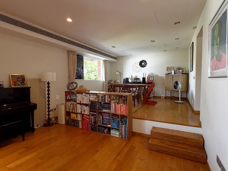 Woollerton Park, 30 Woollerton Park, 3 Bedrooms, 2,357 sqft, Apartment For Sale, by Raymond Ler, 500163931 - Living Room - PropertyGuru.com.sg