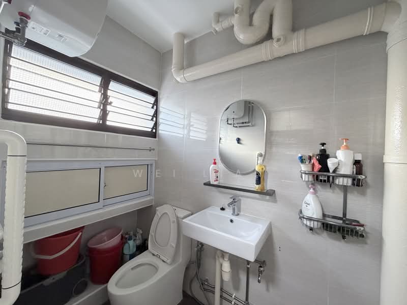 257 Boon Lay Drive, 257 Boon Lay Drive, Room Rental, 100 sqft, HDB Flat For Rent, by Wei Lian, 500163938 - Bathroom - PropertyGuru.com.sg