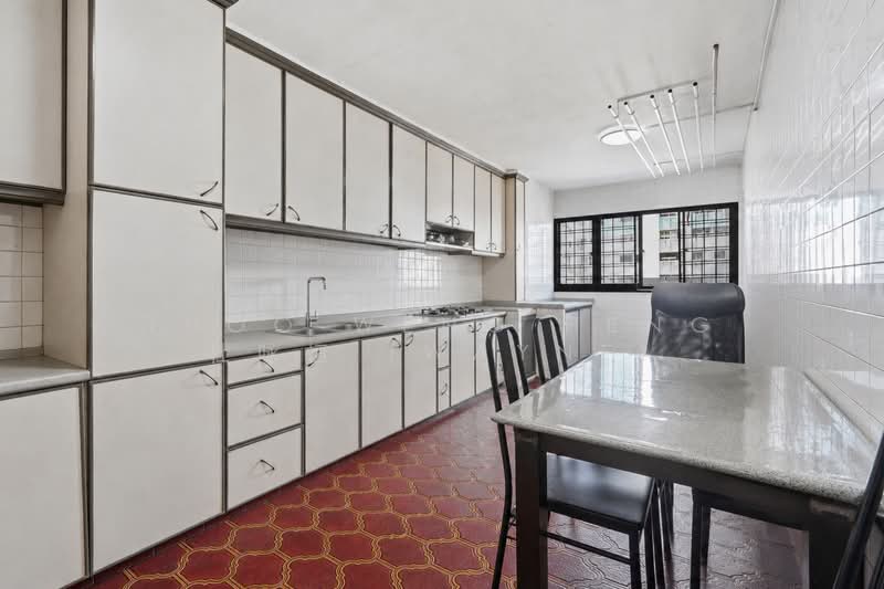 132 Bedok North Street 2, 132 Bedok North Street 2, 3 Bedrooms, 990 sqft, HDB Flat For Sale, by Thoo Weng Heng 杜咏恒 (Wayne), 500163945 - Kitchen - PropertyGuru.com.sg