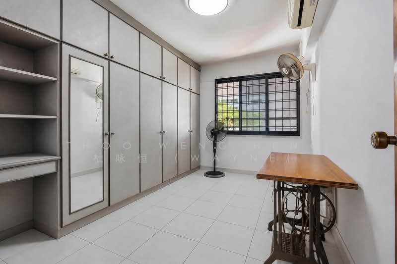 132 Bedok North Street 2, 132 Bedok North Street 2, 3 Bedrooms, 990 sqft, HDB Flat For Sale, by Thoo Weng Heng 杜咏恒 (Wayne), 500163945 - Bedroom - PropertyGuru.com.sg
