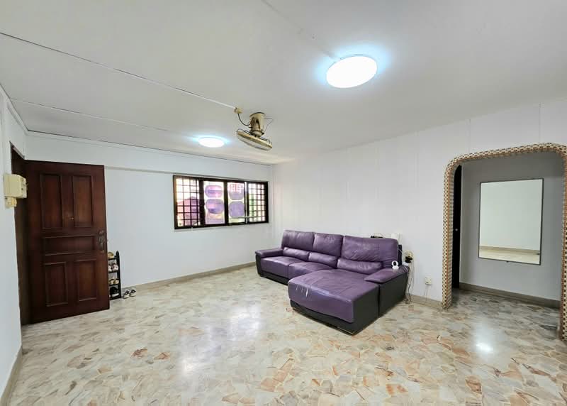 640 Ang Mo Kio Avenue 6, 640 Ang Mo Kio Avenue 6, 3 Bedrooms, 979 sqft, HDB Flat For Rent, by Ritchie Li, 500163952 - Living Room - PropertyGuru.com.sg