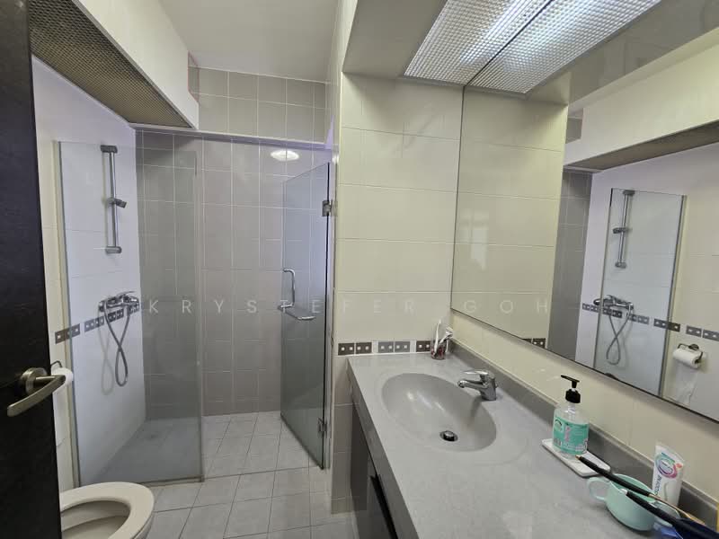 273B Compassvale Link, 273B Compassvale Link, 3 Bedrooms, 969 sqft, HDB Flat For Sale, by Krystefer Goh, 500163956 - Master toilet - PropertyGuru.com.sg