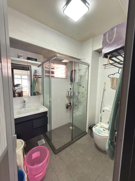 476B Choa Chu Kang Avenue 5, 476B Choa Chu Kang Avenue 5, 3 Bedrooms, 990 sqft, HDB Flat For Sale, by Joanne Zeng, 500163988 - Bathroom - PropertyGuru.com.sg