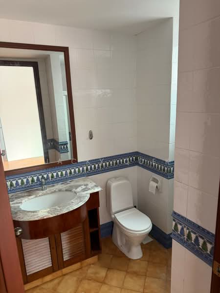 Tanah Merah Kechil Rd, 52 Tanah Merah Kechil Rd, Studio, 250 sqft, Terraced House For Rent, by Jacky Quek, 500163999 - Bathroom - PropertyGuru.com.sg