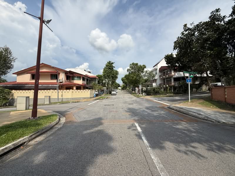 Inter Terrace along Mount Sinai Area, 1km to Henry Park Primary School, , 3 Bedrooms, 2,000 sqft, Terraced House For Sale, by Jacky Teo, 500164004 - Exterior - PropertyGuru.com.sg