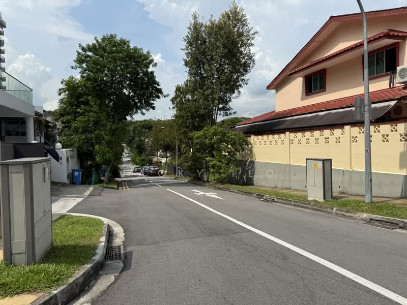 Inter Terrace along Mount Sinai Area, 1km to Henry Park Primary School, , 3 Bedrooms, 2,000 sqft, Terraced House For Sale, by Jacky Teo, 500164004 - PropertyGuru.com.sg