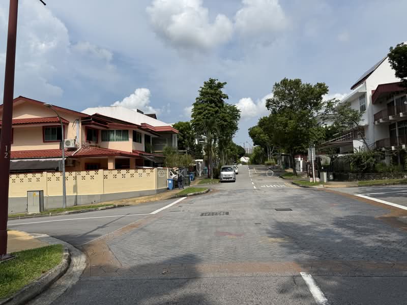 Inter Terrace along Mount Sinai Area, 1km to Henry Park Primary School, , 3 Bedrooms, 2,000 sqft, Terraced House For Sale, by Jacky Teo, 500164004 - Exterior - PropertyGuru.com.sg