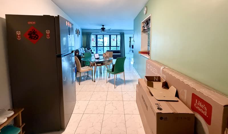 468B Admiralty Drive, 468B Admiralty Drive, 3 Bedrooms, 1,270 sqft, HDB Flat For Sale, by JACKIE TAN, 500164046 - Living Room - PropertyGuru.com.sg