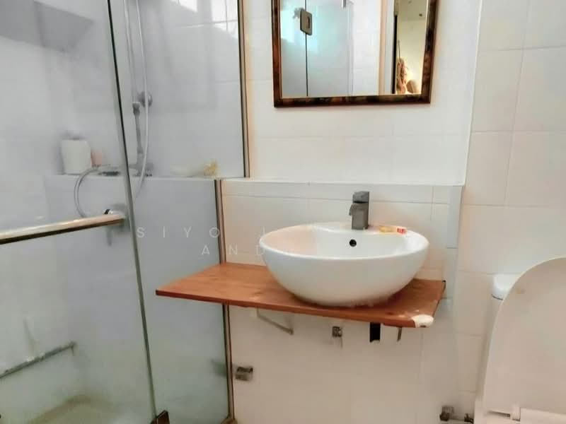 271 Bishan Street 24, 271 Bishan Street 24, 3 Bedrooms, 1,195 sqft, HDB Flat For Sale, by Siyo Jun Jie Andrew, 500164065 - Bathroom - PropertyGuru.com.sg