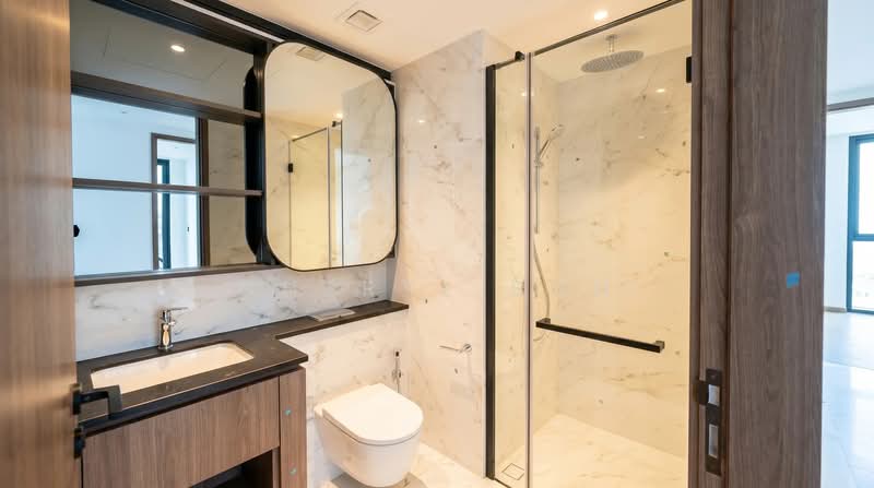 Sceneca Residence, Tanah Merah Kechil Link, 4 Bedrooms, 1,518 sqft, Condominium For Rent, by Cheryl Soh, 500164086 - Master Bathroom - PropertyGuru.com.sg