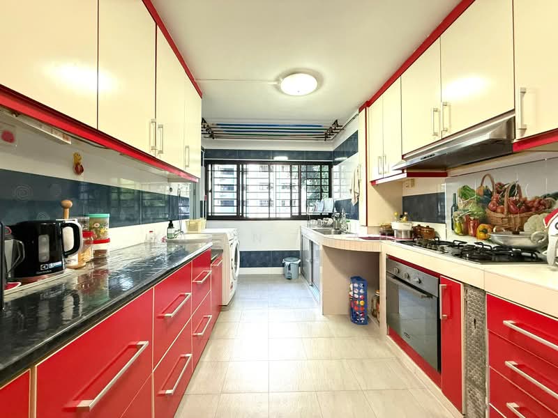 711 Bedok Reservoir Road, 711 Bedok Reservoir Road, 3 Bedrooms, 1,302 sqft, HDB Flat For Sale, by Kavin Kuah, 500164089 - Kitchen - PropertyGuru.com.sg