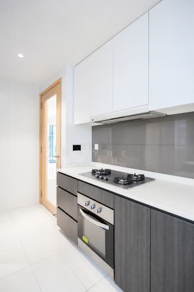 Esparina Residences, 113 Compassvale Bow, 2 Bedrooms, 829 sqft, Executive Condominium For Sale, by Wayne Seah, 500164093 - Kitchen - PropertyGuru.com.sg