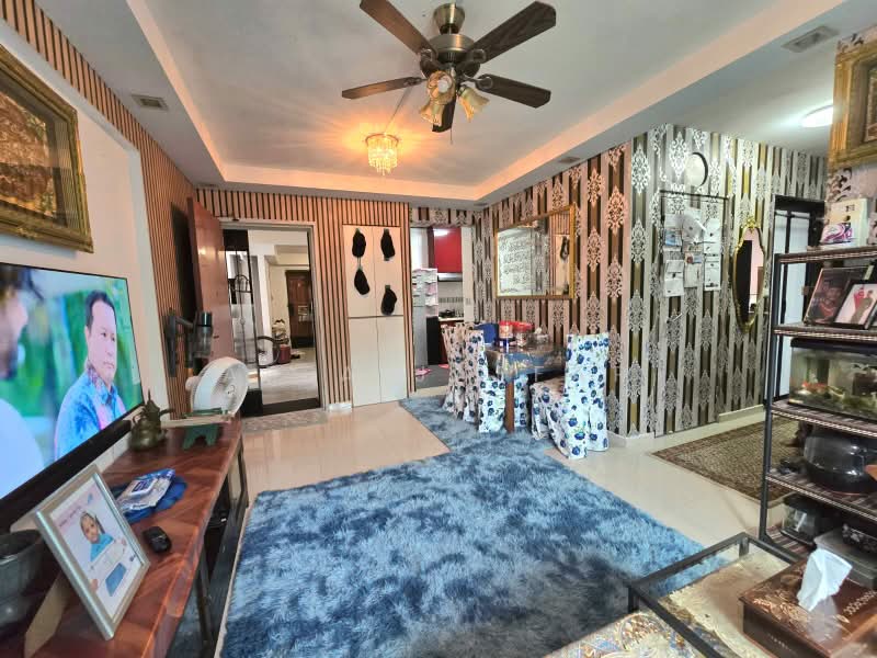 210C Punggol Place, 210C Punggol Place, 2 Bedrooms, 721 sqft, HDB Flat For Sale, by Affa Jaffar, 500164103 - Living Room - PropertyGuru.com.sg