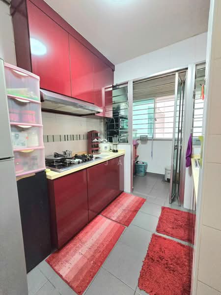 210C Punggol Place, 210C Punggol Place, 2 Bedrooms, 721 sqft, HDB Flat For Sale, by Affa Jaffar, 500164103 - Kitchen - PropertyGuru.com.sg