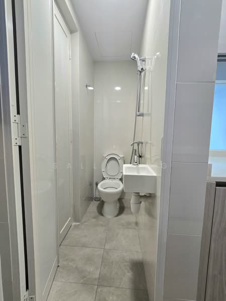 AMO Residence, 21 Ang Mo Kio Rise, 3 Bedrooms, 1,044 sqft, Condominium For Rent, by Sally Ong, 500164107 - Bathroom - PropertyGuru.com.sg