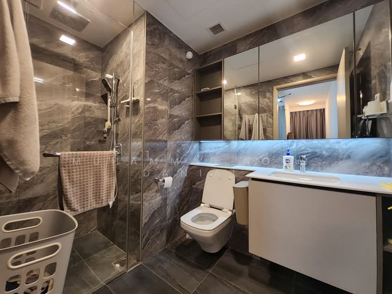 Sengkang Grand Residences, 74 Compassvale Bow, 2 Bedrooms, 764 sqft, Condominium For Sale, by Muhammad Noor Danial, 500164117 - Bathroom - PropertyGuru.com.sg