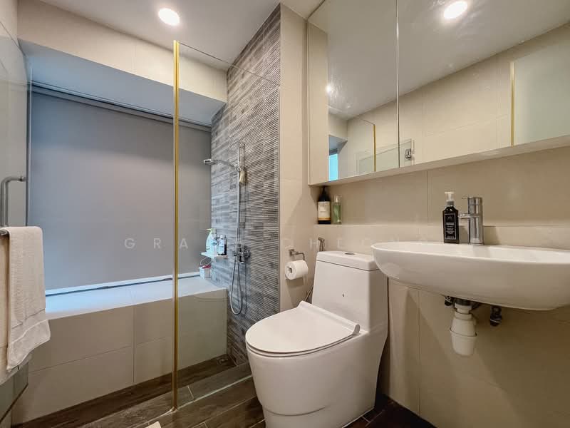Starville, 62 Lengkong Tiga, 3 Bedrooms, 1,270 sqft, Condominium For Sale, by Grace Cheong, 500164120 - Master Bathroom - PropertyGuru.com.sg