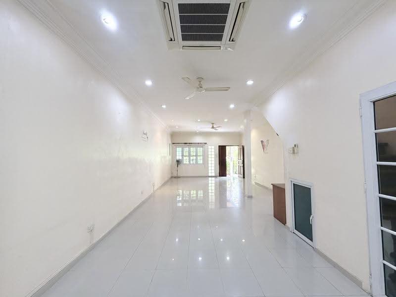 Still Road/Still Lane/District 15 Semi-D, Still Lane/Still Road, East Coast / Marine Parade, 5 Bedrooms, 2,980 sqft, Semi-Detached House For Rent, by Christine Ng, 500164122 - Living Room - PropertyGuru.com.sg