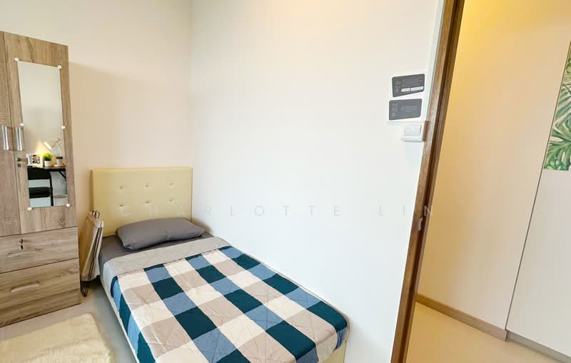 J Gateway, 2 Gateway Drive, Room Rental, 100 sqft, Condominium For Rent, by Charlotte Lin, 500164125 - Bedroom - PropertyGuru.com.sg