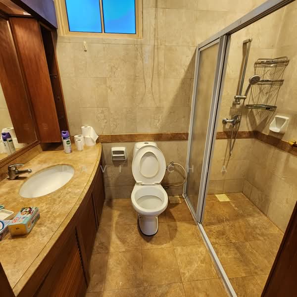 Woodgrove Ave, Woodgrove Ave, 6 Bedrooms, 7,000 sqft, Detached House For Sale, by David Chia, 500164127 - Bathroom - PropertyGuru.com.sg
