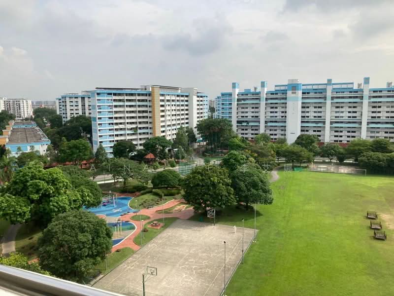 Nicely Renovated 4 Room HDB near Yishun MRT, , 3 Bedrooms, 904 sqft, HDB Flat For Rent, by Aina Lie 李艾娜, 500164133 - Exterior - PropertyGuru.com.sg