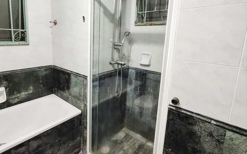 Palm Gardens, 2E Hong San Walk, Room Rental, 200 sqft, Condominium For Rent, by Nigel Eng, 500164134 - Bathroom - PropertyGuru.com.sg