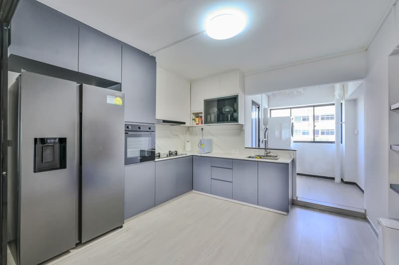 20 Queen's Close, 20 Queen's Close, 3 Bedrooms, 1,152 sqft, HDB Flat For Sale, by Elena Ng, 500164144 - Kitchen - PropertyGuru.com.sg