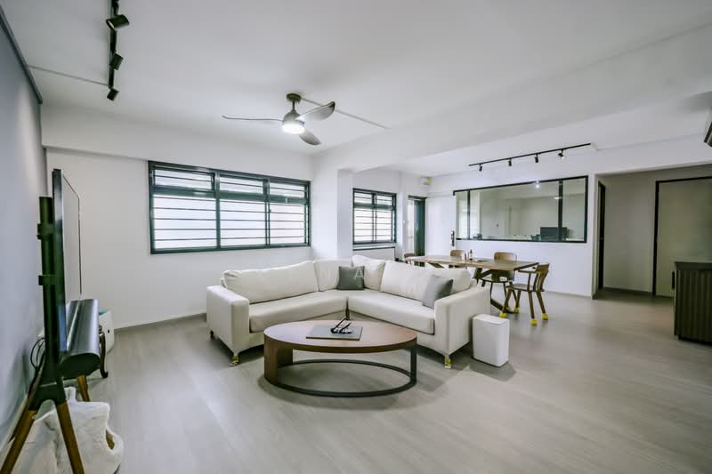 20 Queen's Close, 20 Queen's Close, 3 Bedrooms, 1,152 sqft, HDB Flat For Sale, by Elena Ng, 500164144 - Living Room - PropertyGuru.com.sg
