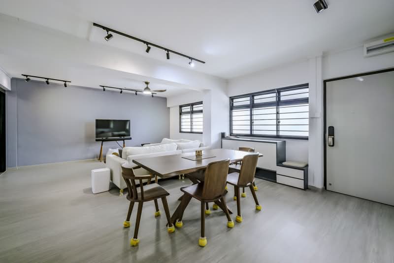 20 Queen's Close, 20 Queen's Close, 3 Bedrooms, 1,152 sqft, HDB Flat For Sale, by Elena Ng, 500164144 - Living Room - PropertyGuru.com.sg