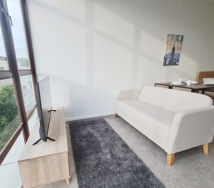 Signature, , Studio, 200 sqft, Apartment For Rent, by Charlotte Lin, 500164156 - Living Room - PropertyGuru.com.sg