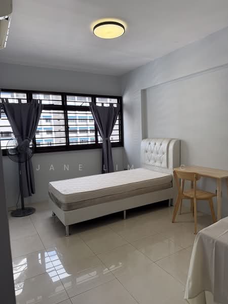 143 Lorong 2 Toa Payoh, 143 Lorong 2 Toa Payoh, 2 Bedrooms, 969 sqft, HDB Flat For Rent, by Jane Lim S C, 500164169 - Bedroom - PropertyGuru.com.sg