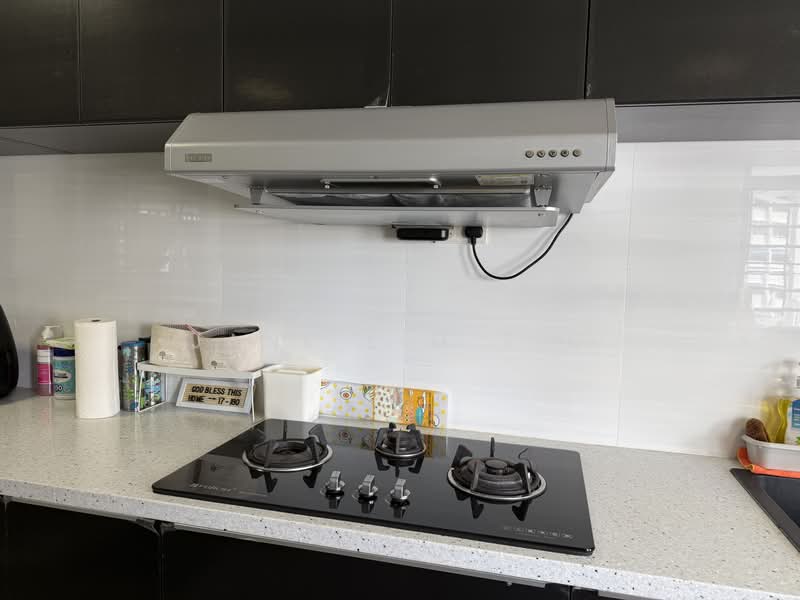 143 Lorong 2 Toa Payoh, 143 Lorong 2 Toa Payoh, 2 Bedrooms, 969 sqft, HDB Flat For Rent, by Jane Lim S C, 500164169 - Gas stove - PropertyGuru.com.sg