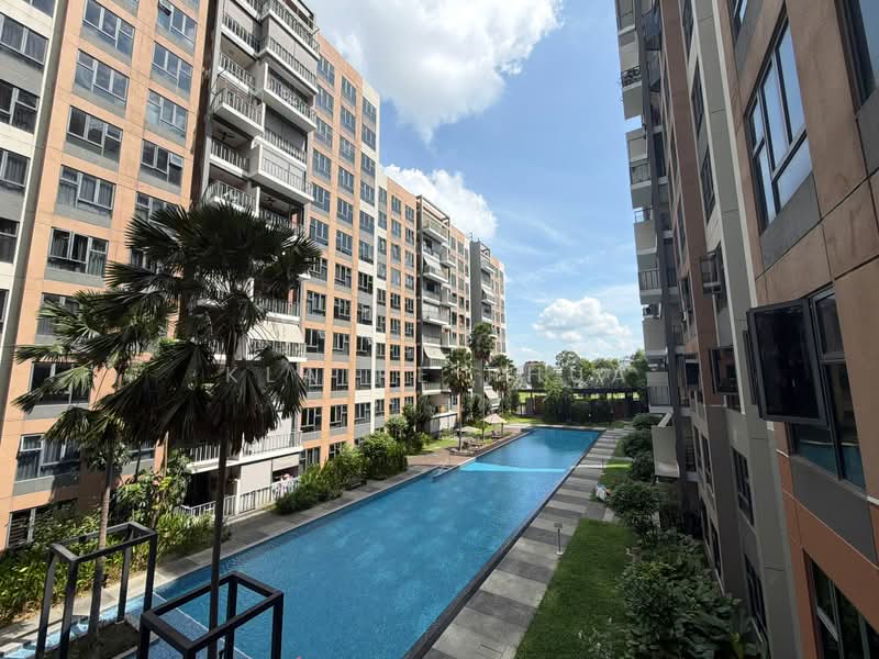 The Brownstone, 156 Canberra Drive, 3 Bedrooms, 990 sqft, Executive Condominium For Sale, by Klaire Phua, 500164171 - Exterior - PropertyGuru.com.sg