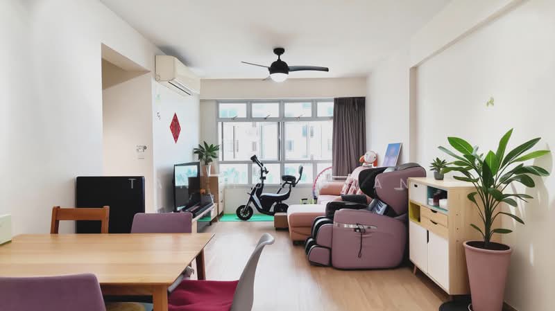 453A Bukit Batok West Avenue 6, 453A Bukit Batok West Avenue 6, 3 Bedrooms, 1,001 sqft, HDB Flat For Sale, by Tan Hui Shan, 500164172 - Living Room - PropertyGuru.com.sg