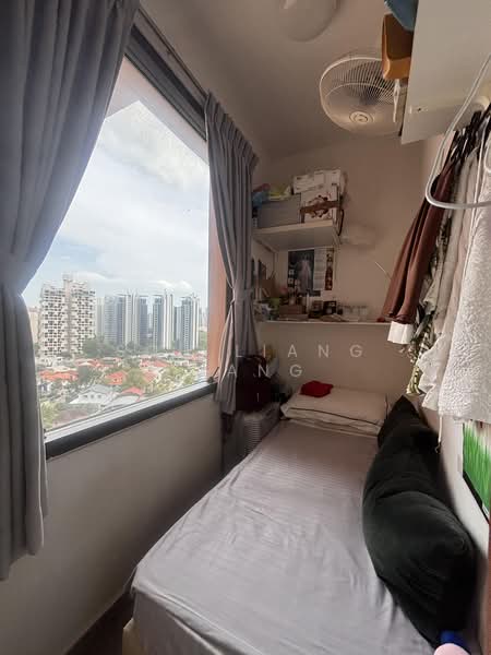 Four Seasons Park, 8 Cuscaden Walk, 4 Bedrooms, 2,874 sqft, Condominium For Rent, by Soh Liang Liang, 500164185 - Helper’s Room - PropertyGuru.com.sg