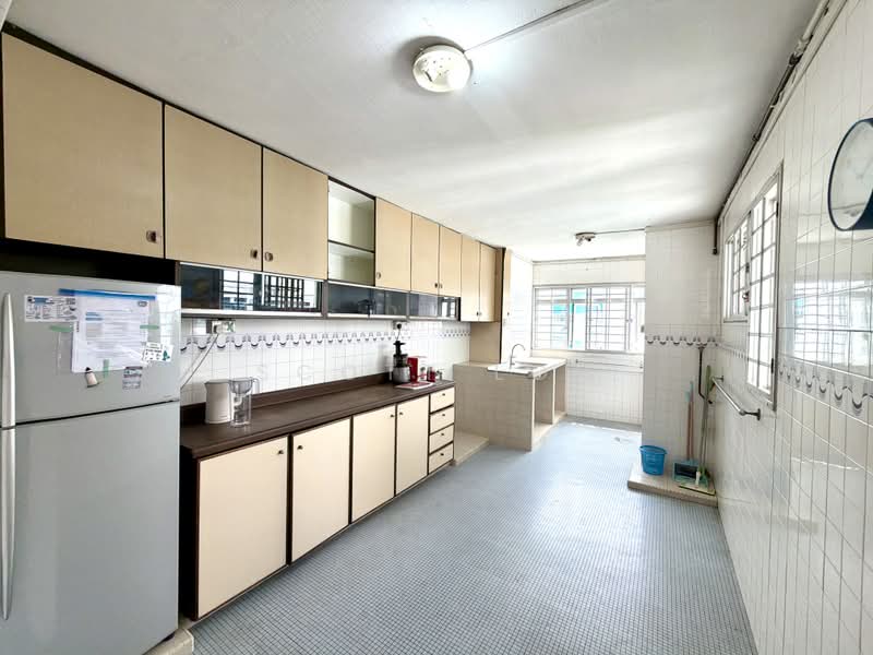 310 Hougang Avenue 5, 310 Hougang Avenue 5, 3 Bedrooms, 1,055 sqft, HDB Flat For Sale, by Scott Loh, 500164202 - Kitchen - PropertyGuru.com.sg