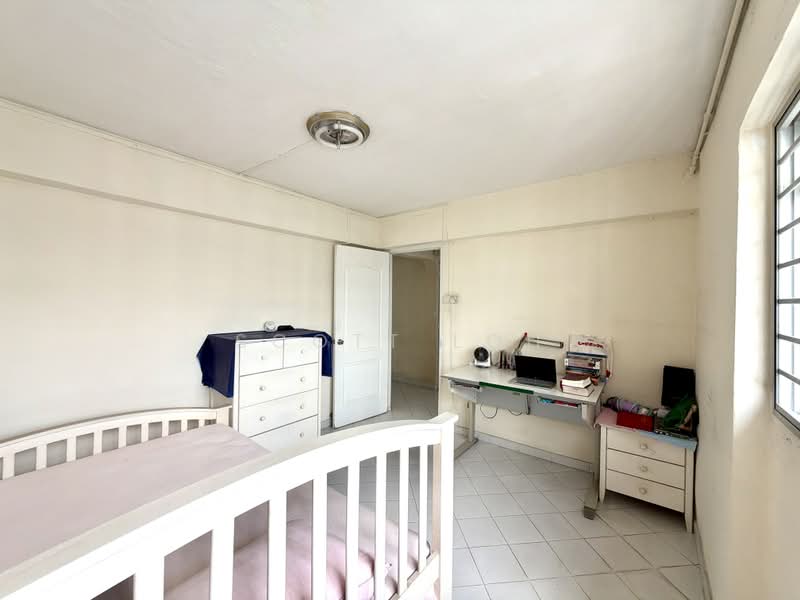 310 Hougang Avenue 5, 310 Hougang Avenue 5, 3 Bedrooms, 1,055 sqft, HDB Flat For Sale, by Scott Loh, 500164202 - Common Bedroom - PropertyGuru.com.sg