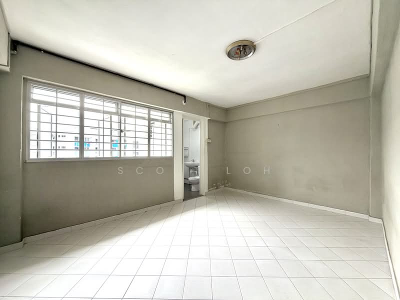 310 Hougang Avenue 5, 310 Hougang Avenue 5, 3 Bedrooms, 1,055 sqft, HDB Flat For Sale, by Scott Loh, 500164202 - Master Bedroom - PropertyGuru.com.sg