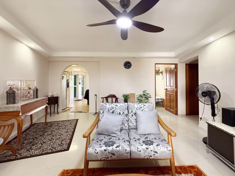 8 Marsiling Drive, 8 Marsiling Drive, 3 Bedrooms, 968 sqft, HDB Flat For Sale, by Hafiz Nor, 500164205 - Living Room - PropertyGuru.com.sg