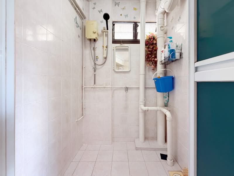 8 Marsiling Drive, 8 Marsiling Drive, 3 Bedrooms, 968 sqft, HDB Flat For Sale, by Hafiz Nor, 500164205 - Bathroom - PropertyGuru.com.sg