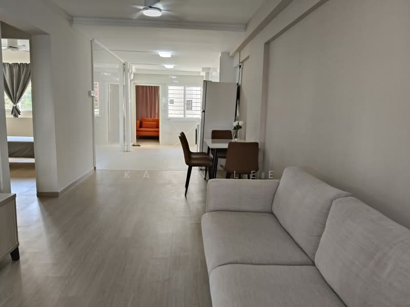 424 Ang Mo Kio Avenue 3, 424 Ang Mo Kio Avenue 3, 2 Bedrooms, 796 sqft, HDB Flat For Rent, by Karen Lee, 500164207 - Living Room - PropertyGuru.com.sg