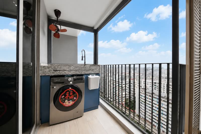 Sol Acres, 6 Choa Chu Kang Grove, 3 Bedrooms, 1,098 sqft, Executive Condominium For Sale, by Sky Chiu, 500164208 - Entrance Balcony - PropertyGuru.com.sg