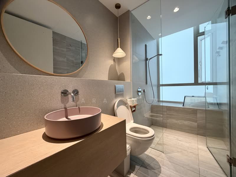 Saint Thomas Suites, 33 St Thomas Walk, 3 Bedrooms, 1,820 sqft, Condominium For Rent, by Sarah Lim, 500164210 - Bathroom - PropertyGuru.com.sg
