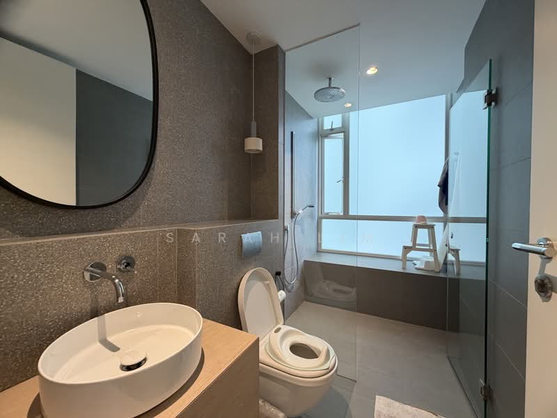 Saint Thomas Suites, 33 St Thomas Walk, 3 Bedrooms, 1,820 sqft, Condominium For Rent, by Sarah Lim, 500164210 - Bathroom - PropertyGuru.com.sg