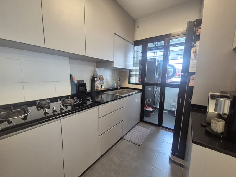 258B Punggol Field, 258B Punggol Field, 2 Bedrooms, 721 sqft, HDB Flat For Sale, by Janice Li Huimin, 500164213 - Kitchen - PropertyGuru.com.sg
