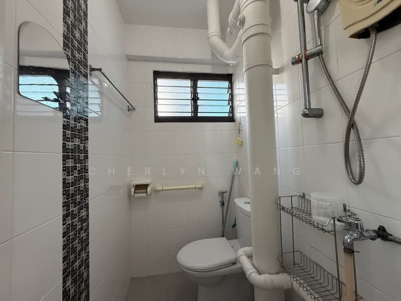 275 Yishun Street 22, 275 Yishun Street 22, Room Rental, 150 sqft, HDB Flat For Rent, by Cherlyn Wang, 500164221 - Bathroom - PropertyGuru.com.sg