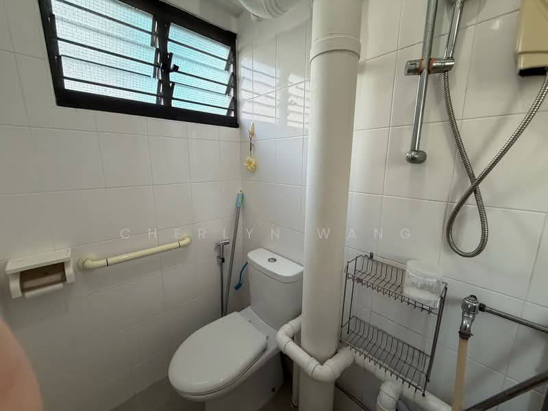 275 Yishun Street 22, 275 Yishun Street 22, Room Rental, 150 sqft, HDB Flat For Rent, by Cherlyn Wang, 500164221 - Bathroom - PropertyGuru.com.sg